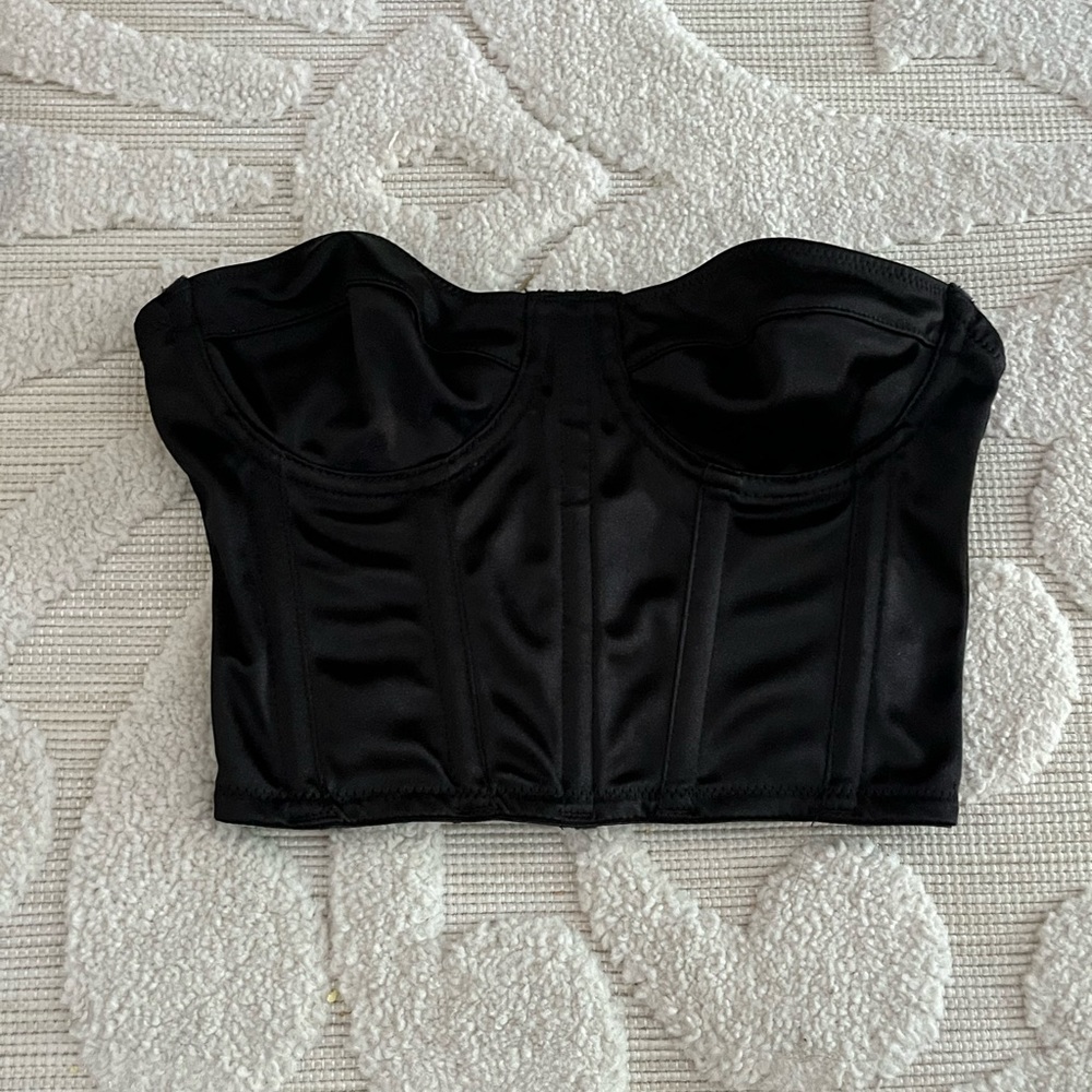 Basic cropped corset top🖤